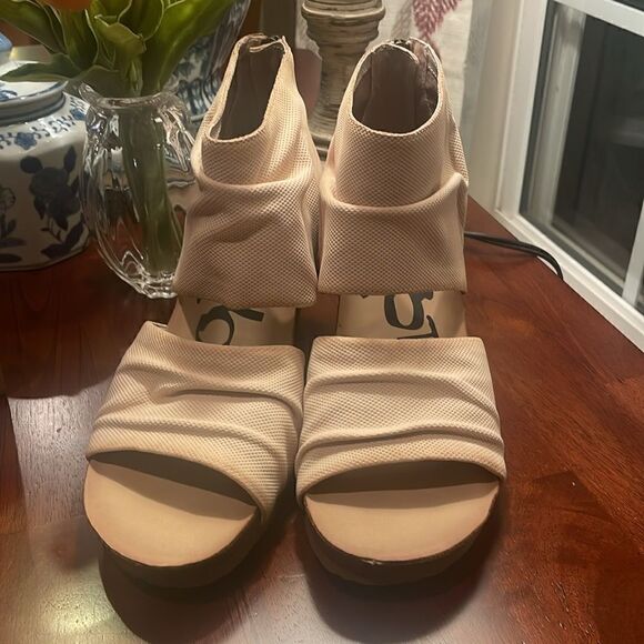 OTBT Patchouli Heeled Leather Sandal Cream - 8.5 - New in Box w/out top - Picture 4 of 12